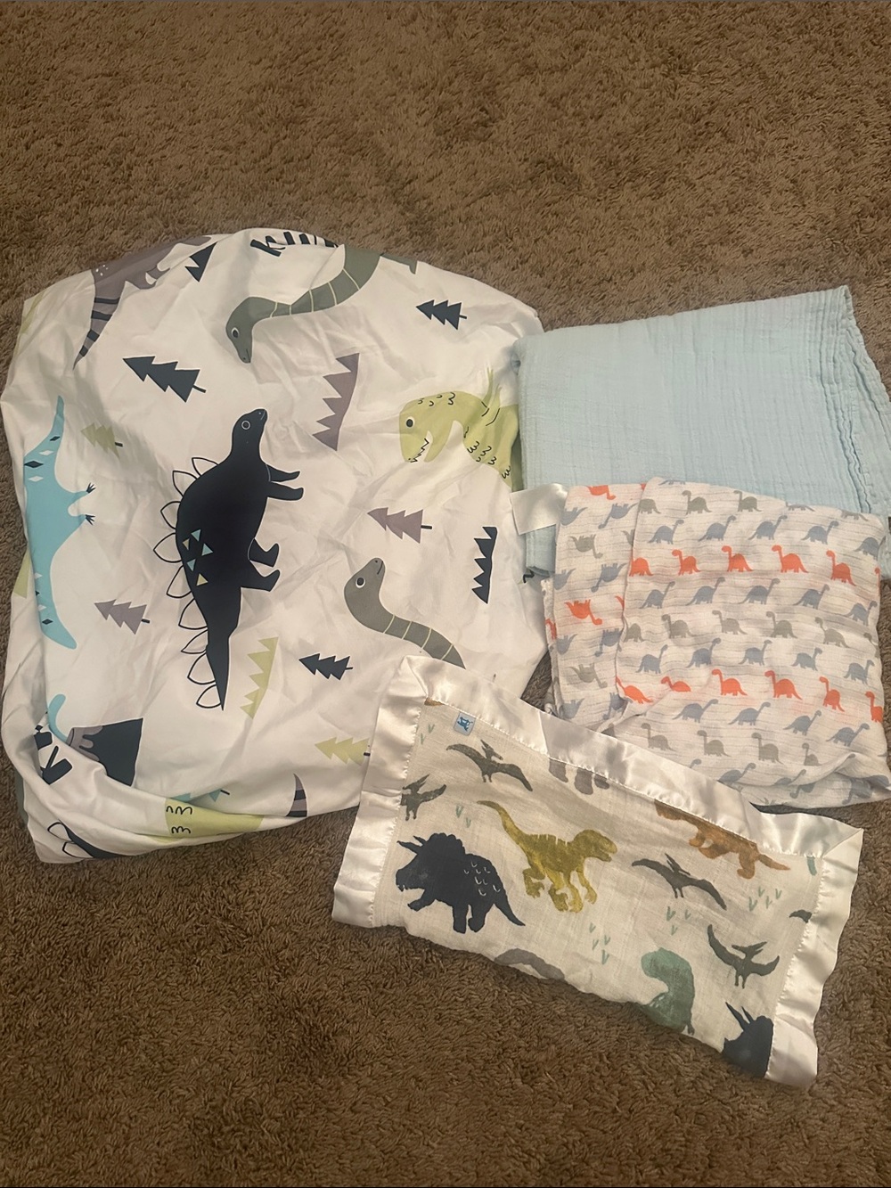Dinosaur baby bundle set